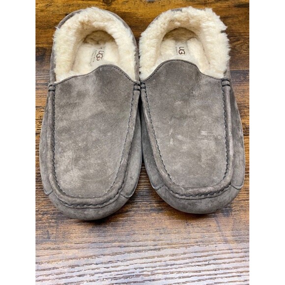 Ugg Men\'s Size 12 Taupe Suede Shearling Lined Slippers House Shoes Casual Comfy main image 15
